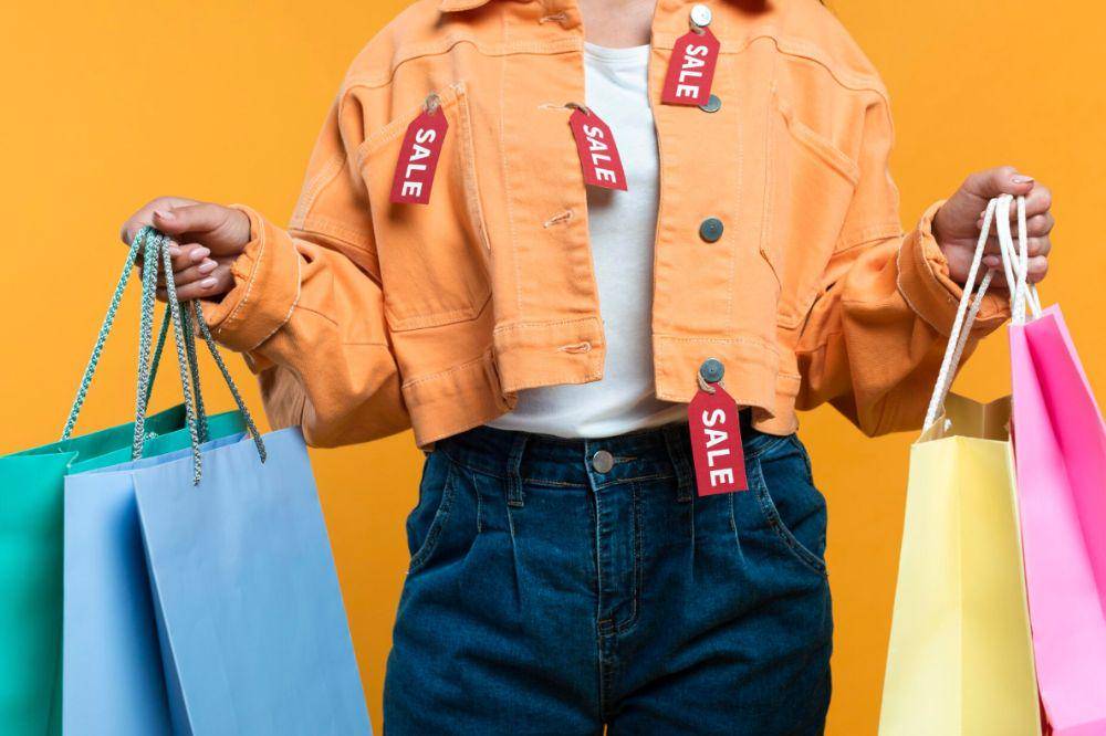 4 Singkatan dan Arti dari Brand Fashion Terkenal, Sudah Tahu?