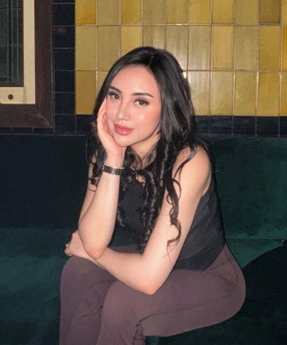 Artis Perempuan yang Menikah Muda dan Berujung Cerai