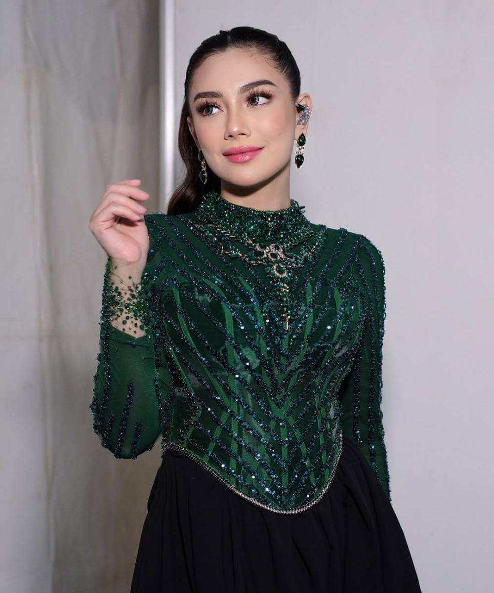 Artis Perempuan yang Menikah Muda dan Berujung Cerai