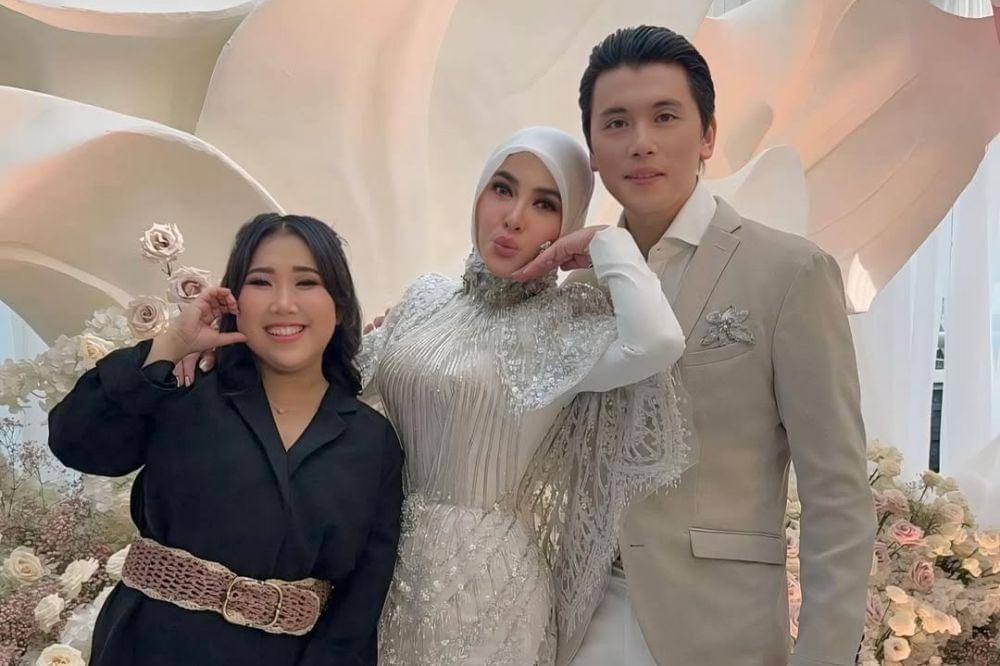 syahrini cincin 42 miliar