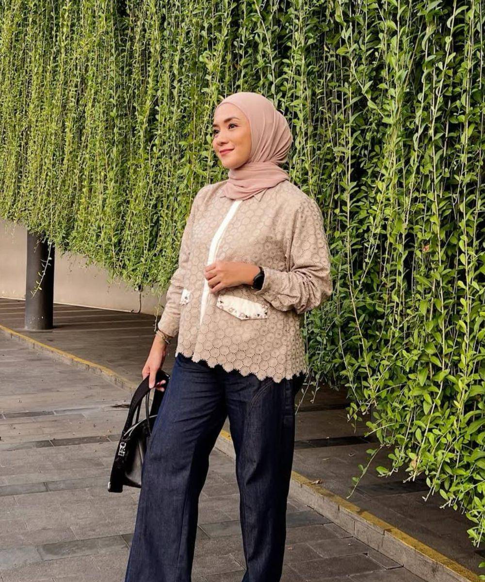 Artis Perempuan yang Menikah Muda dan Berujung Cerai