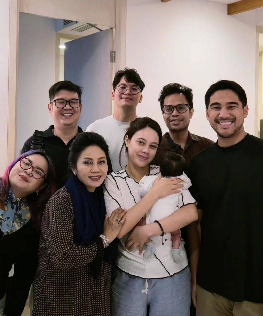 Potret Perjalanan Anggika Bolsterli Sebelum Hamil hingga Melahirkan (7).jpg