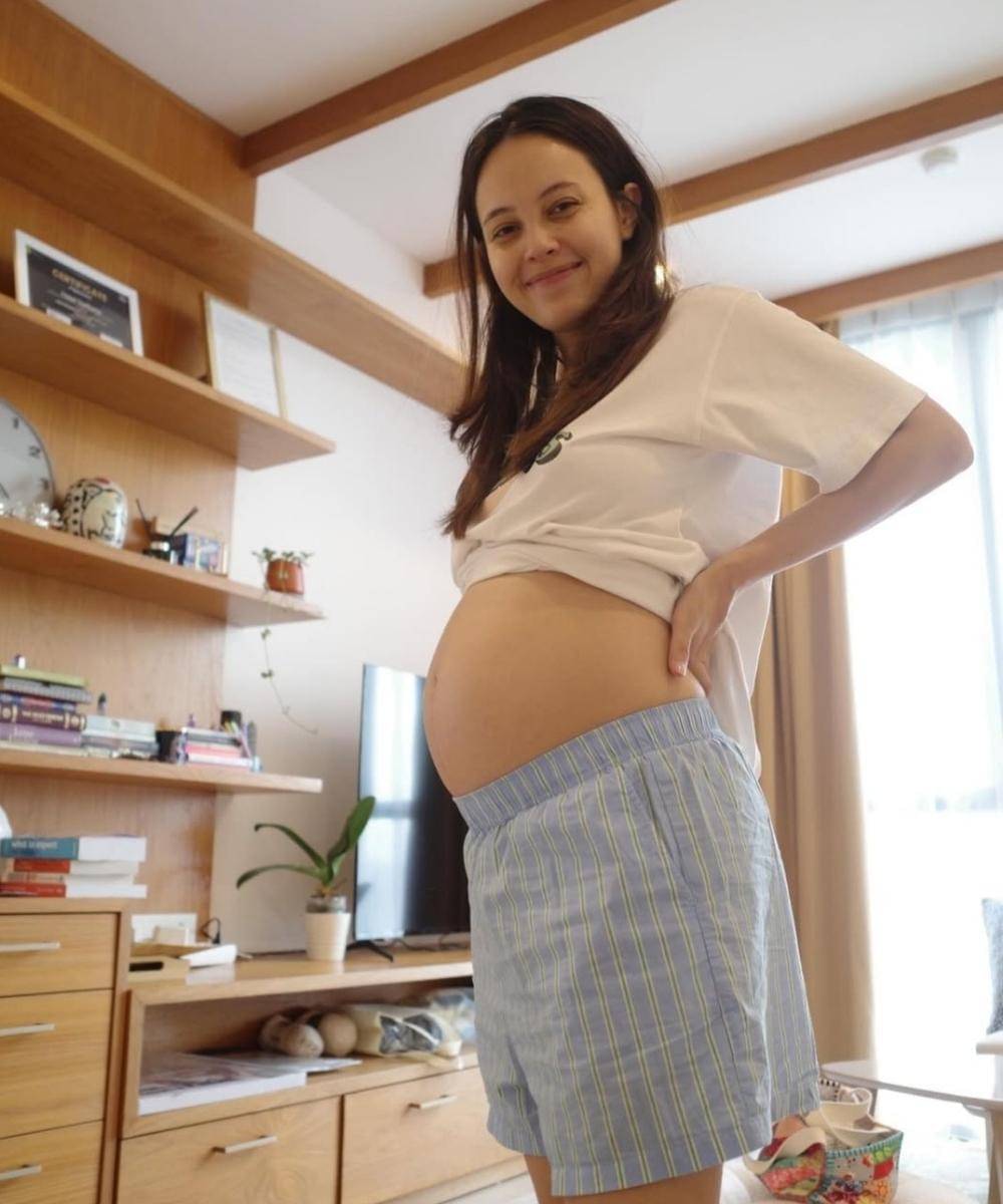 Potret Perjalanan Anggika Bolsterli Sebelum Hamil hingga Melahirkan (4).jpg