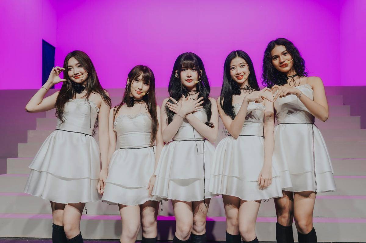 5 Fakta Menarik Girl Band PAPION, Tiap Member Punya Cerita Unik!