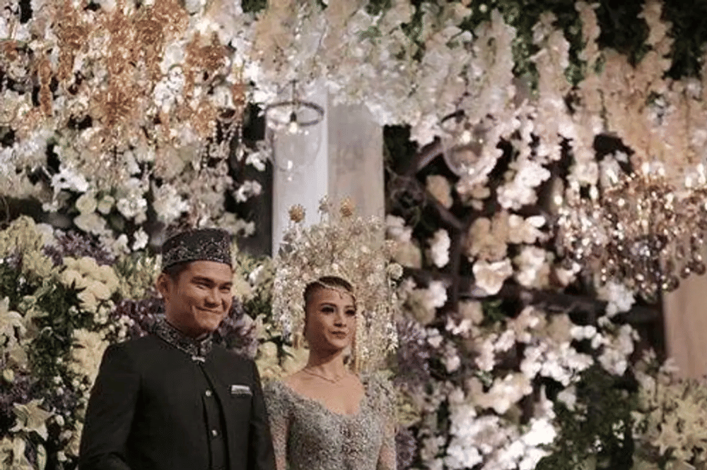 Foto Jadul Pernikahan Acha Septriasa dan Vicky Kharisma