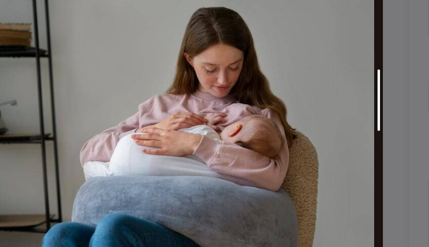 Ilustrasi ibu menyusui (freepik.com/freepik)