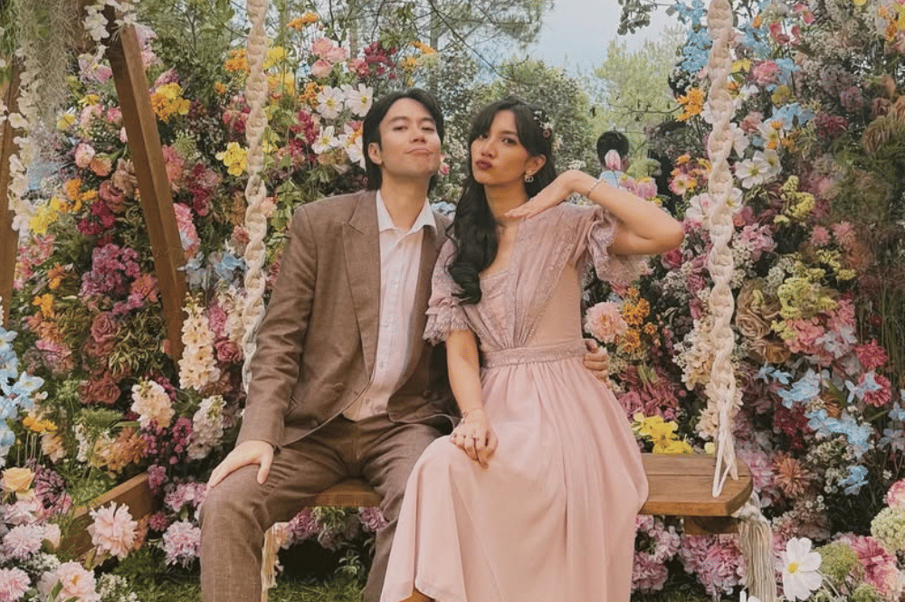 Sheila Dara dan Vidi Aldiano Hadiri Pernikahan Nadin Amizah