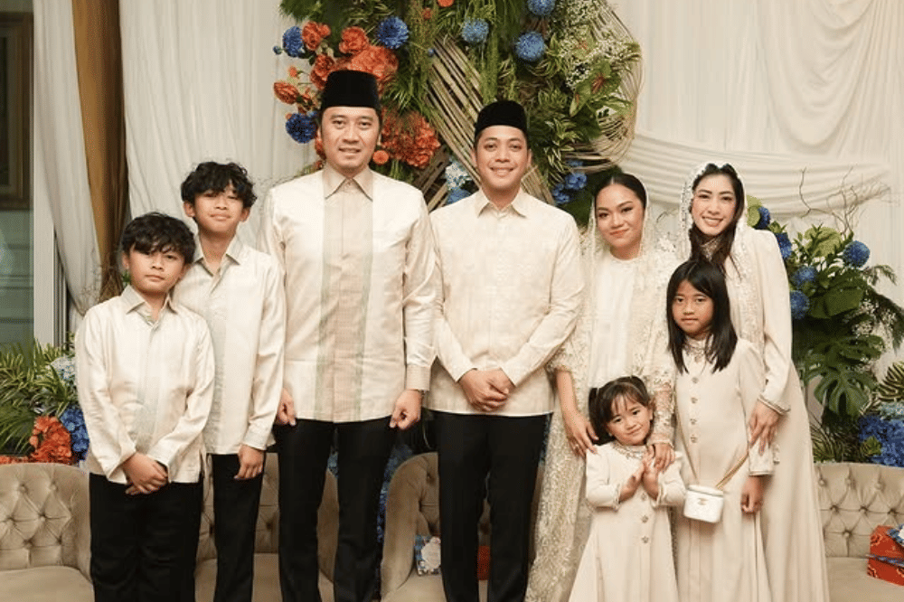 Menggelar tasyakuran .png