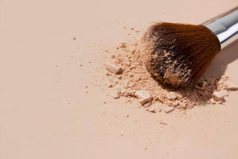 Tips Makeup di Kulit Berminyak dan Berjerawat agar Tahan Seharian