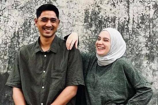 Artis yang Pernah Ditalak Suaminya