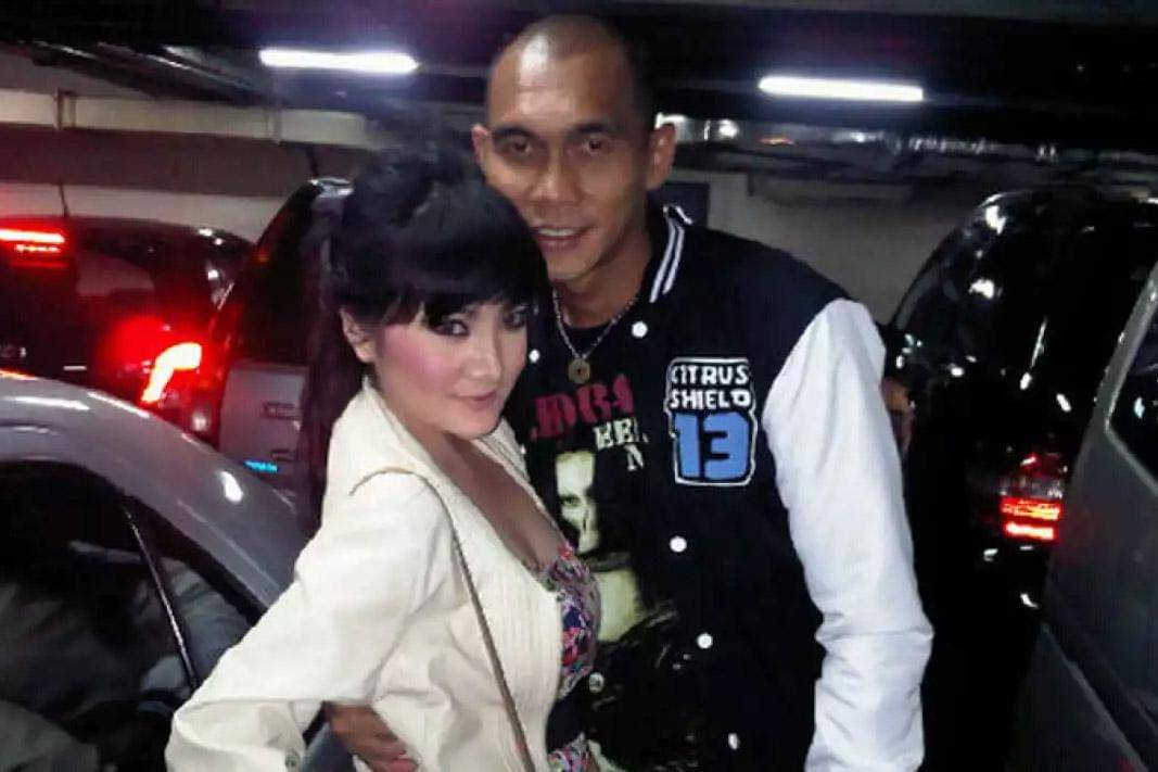 Artis yang Pernah Ditalak Suaminya