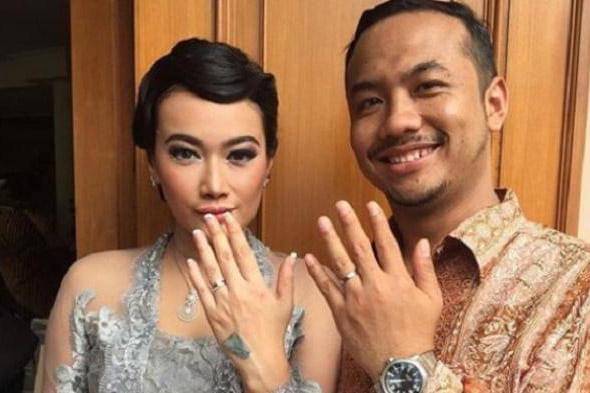 Artis yang Pernah Ditalak Suaminya