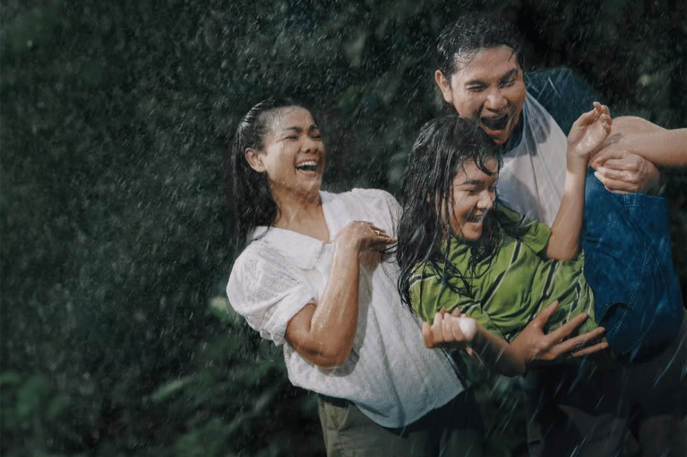 Review Film Hanya Namamu dalam Doaku