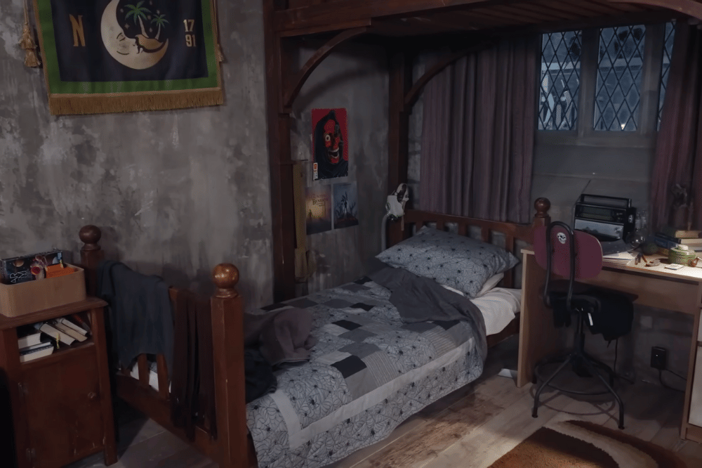 Foto Kemegahan Nevermore Academy di Serial Wednesday