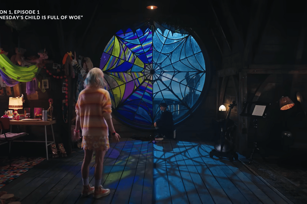 Foto Kemegahan Nevermore Academy di Serial Wednesday