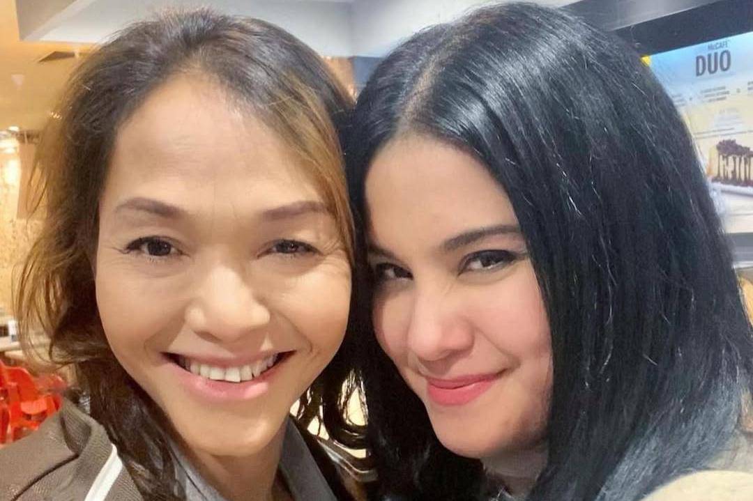 Foto Jadul Bunda Corla Bersama Artis 
