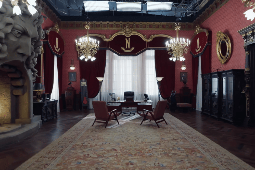 Foto Kemegahan Nevermore Academy di Serial Wednesday