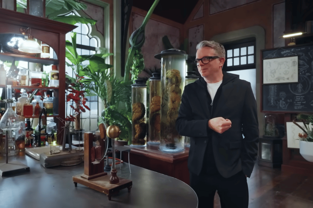 Foto Kemegahan Nevermore Academy di Serial Wednesday