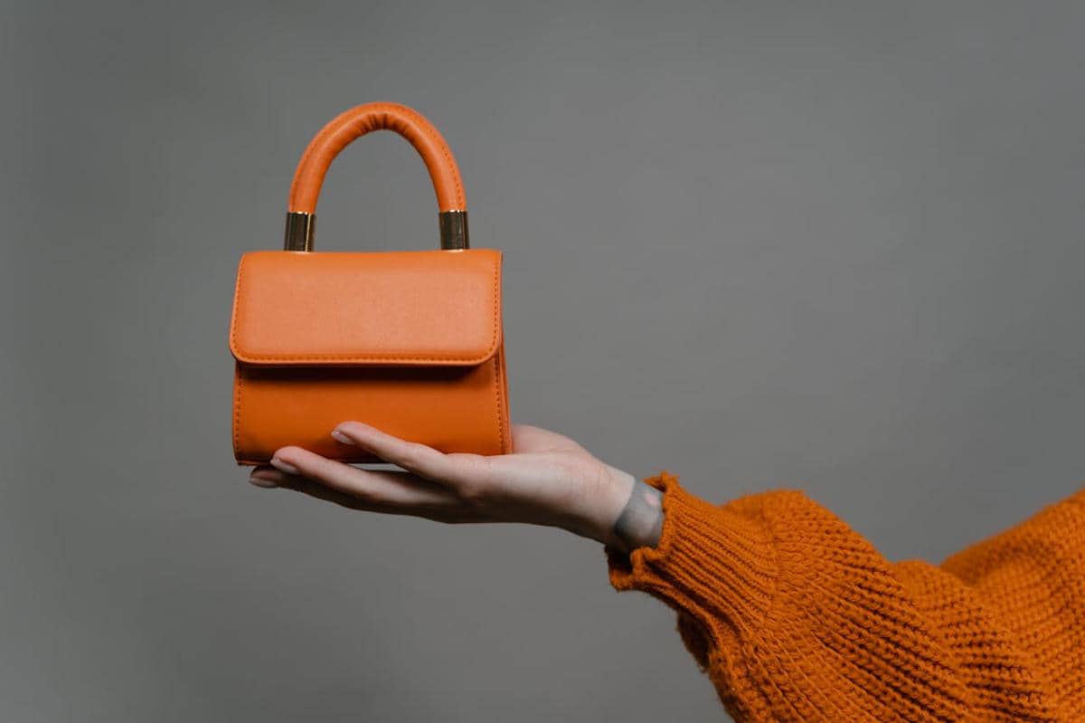 Kenapa Isi Tas Perempuan Banyak? Studi Ungkap Alasannya