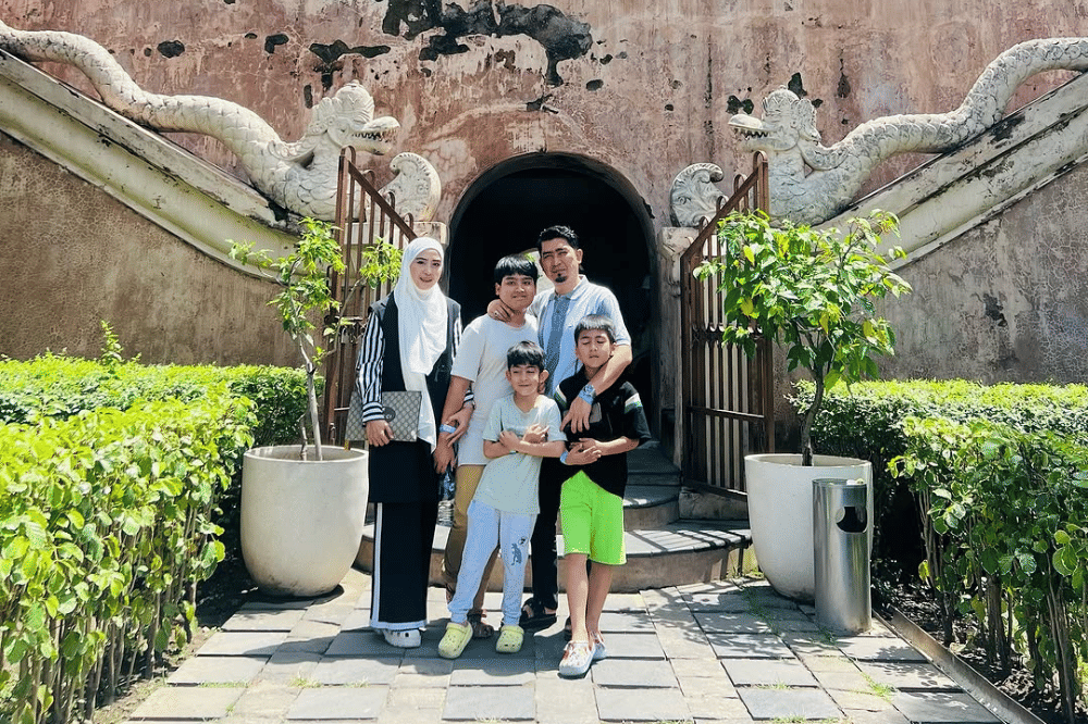 Artis yang Berhasil Hamil setelah Didiagnosis PCOS 7.png