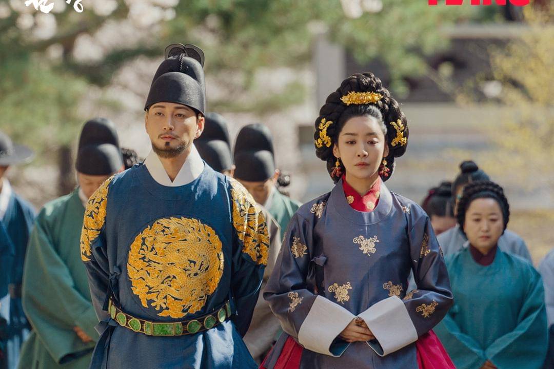 Cha Joo Young dan Lee Hyun Wook di The Queen who Crowns (instagram.com/tving.official)