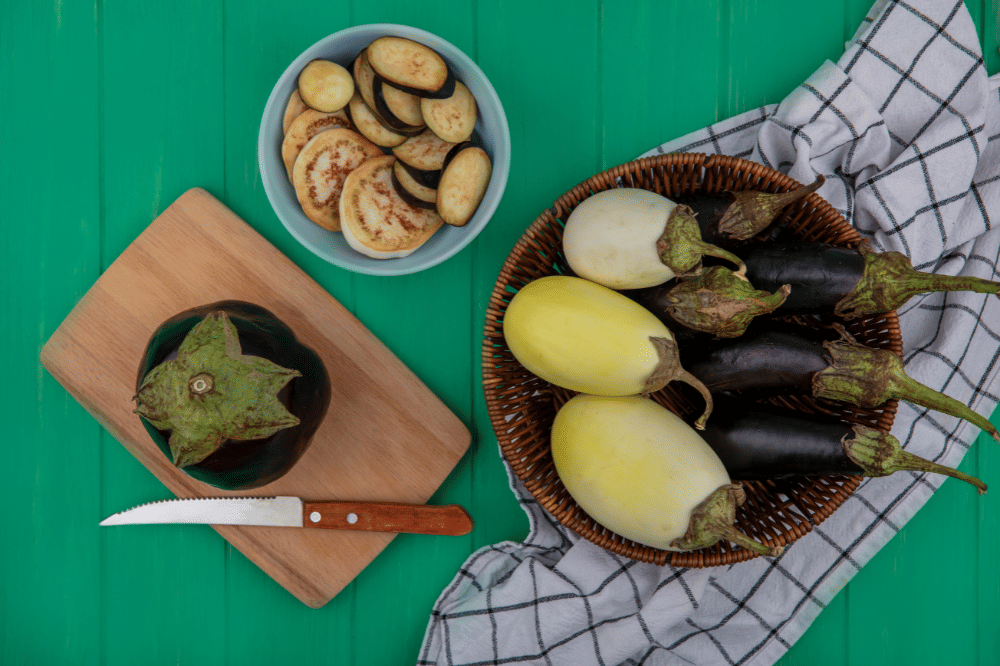 Bahan-bahan lauk terong daging cincang.png