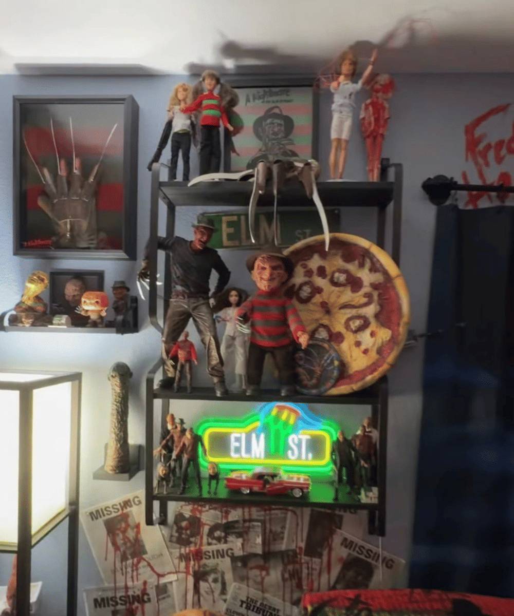 Foto Dekorasi Ruangan Horor, Merinding Ada Boneka Chucky