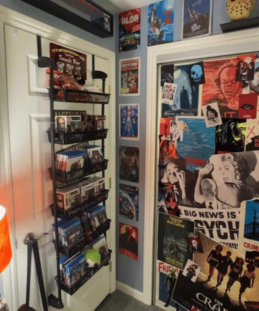 Foto Dekorasi Ruangan Horor, Merinding Ada Boneka Chucky