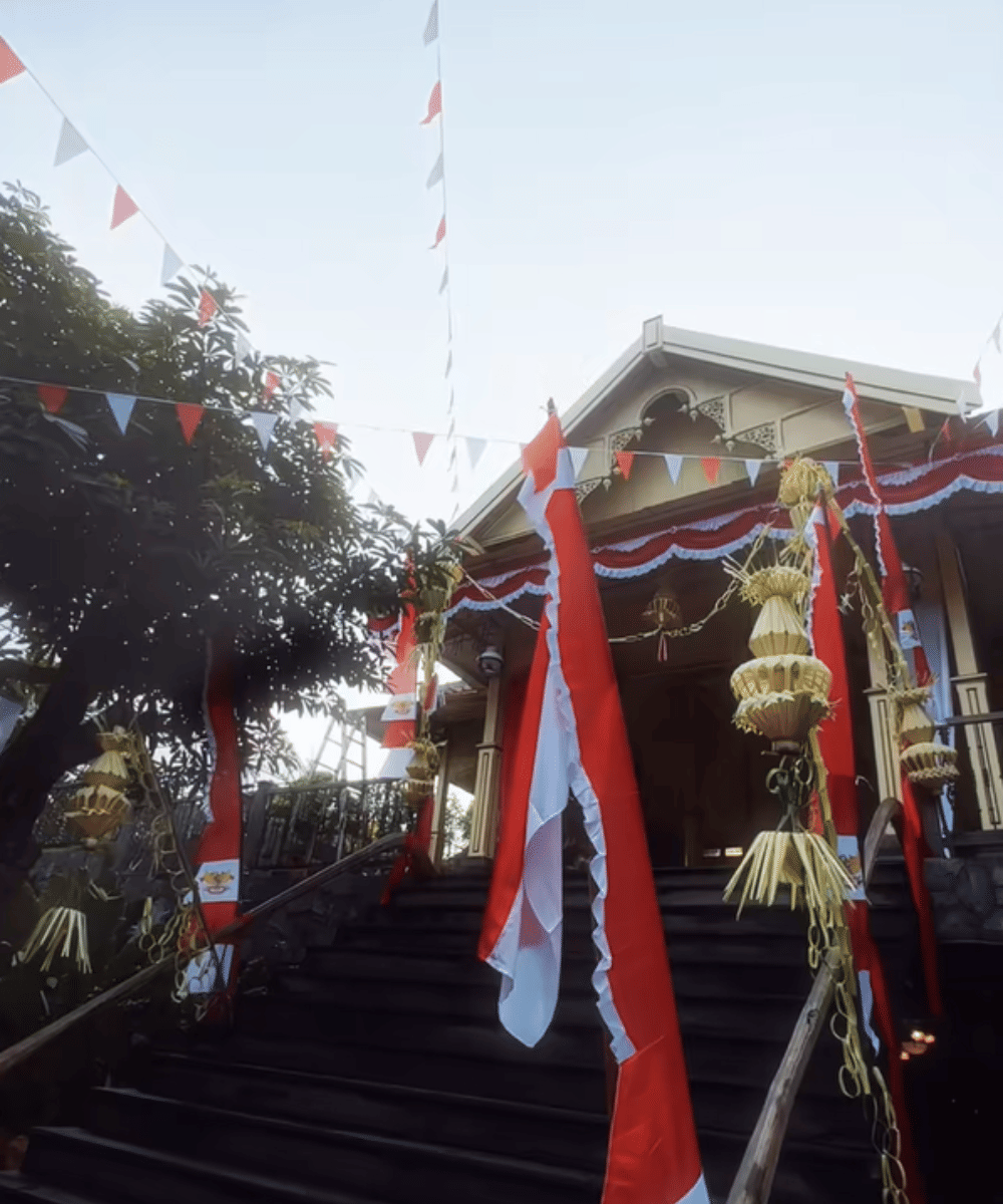 7 Foto Dekorasi 17 Agustus di Rumah Irfan Hakim, Megah dan Asri 6.png