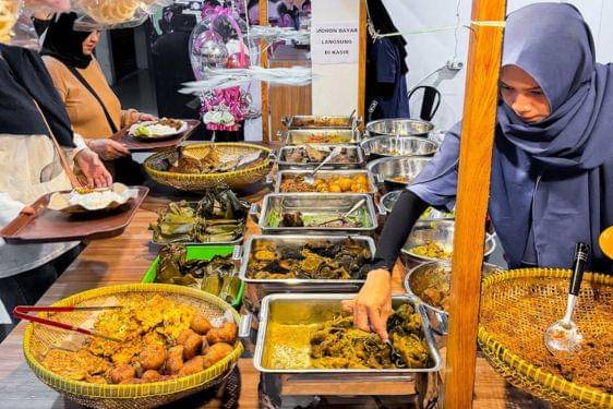 9 Tempat Wisata Kuliner Bandung Terdekat, Lezatnya Hidangan Khas Sunda