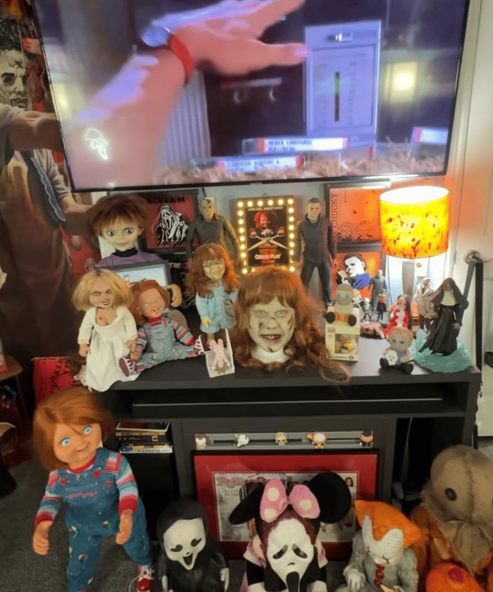 Foto Dekorasi Ruangan Horor, Merinding Ada Boneka Chucky