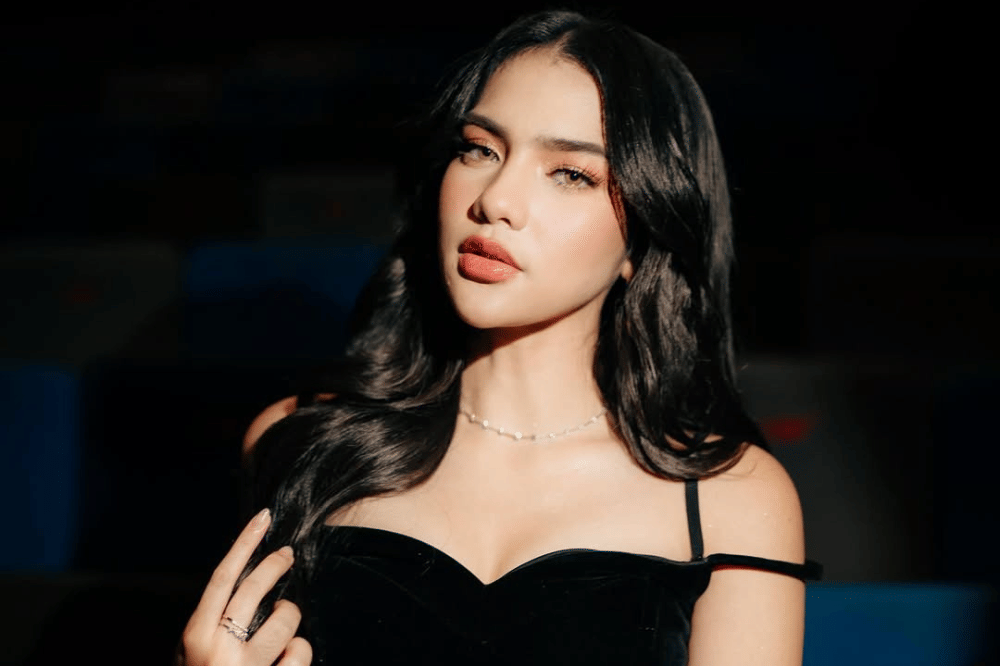 6 Daftar Artis yang Lahir di 17 Agustus, ada Davina Karamoy! 1.png