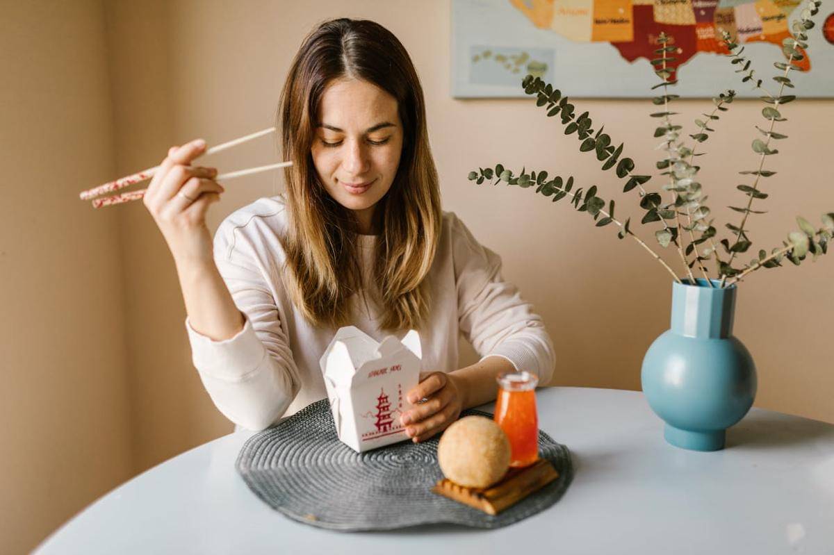 ilustrasi makan (pexels.com/RDNE Stock project)