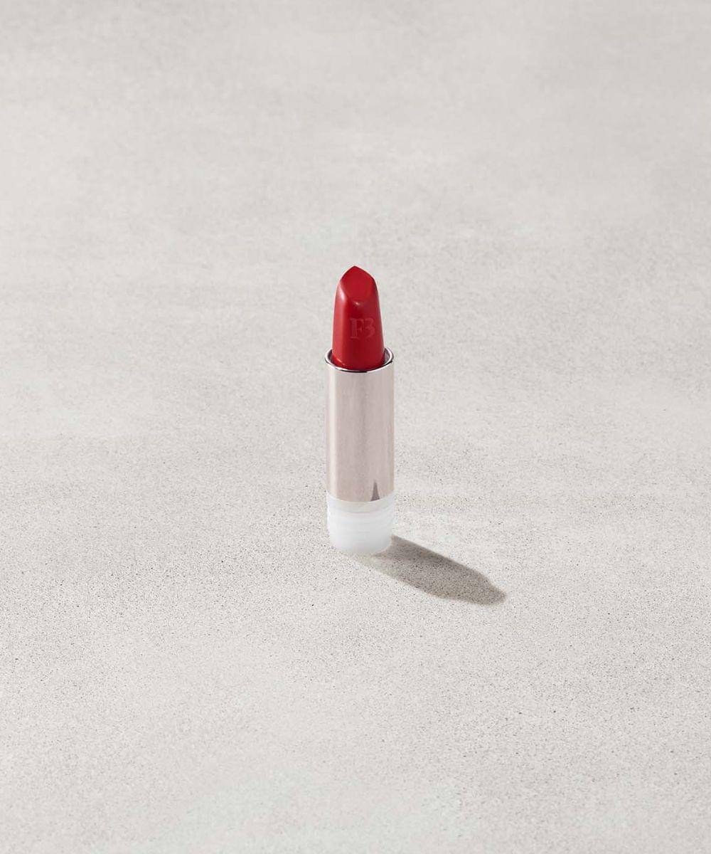 7 Rekomendasi Lipstik dengan Kandungan Pelembap untuk Bibir Kering