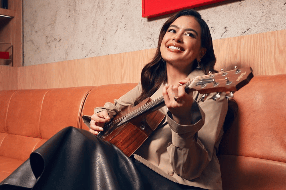 Fakta Keluarga Eva Celia