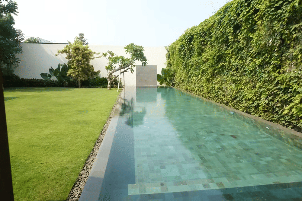 Foto Kolam Renang Citra Kirana dan Rezky Adhitya