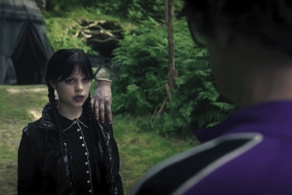 Apa itu FOBI Istilah Kekinian di Series Wednesday Season 2.png