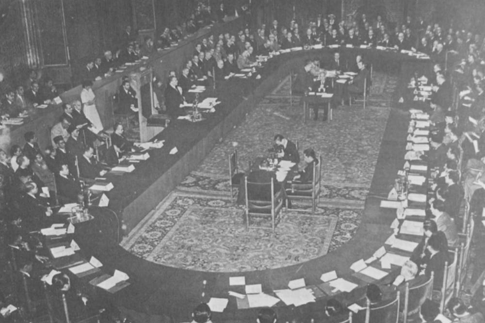 Sejarah Konferensi Meja Bundar