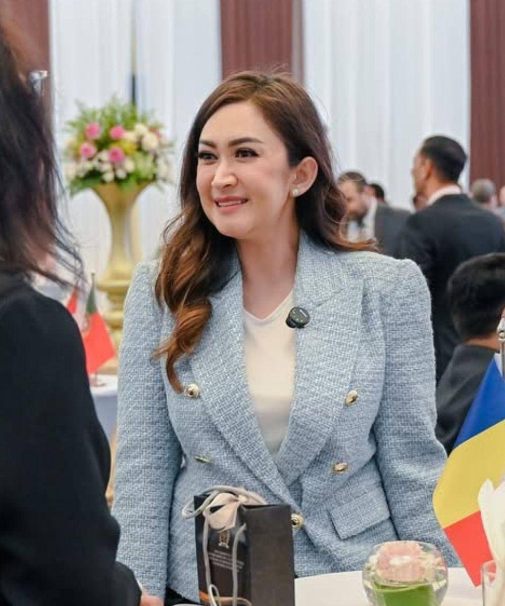 5 Fakta Kisah Cinta Nafa Urbach