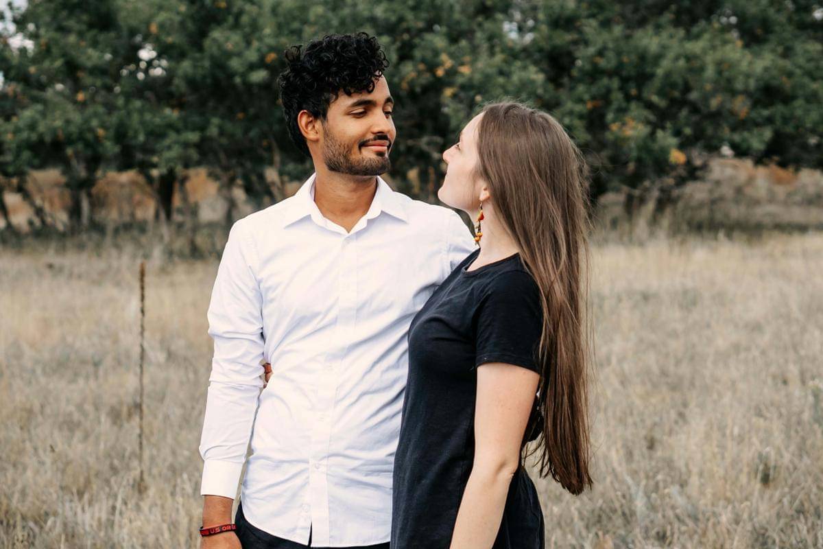 ilustrasi pasangan suami istri (unsplash.com/Samuel Yongbo Kwon)