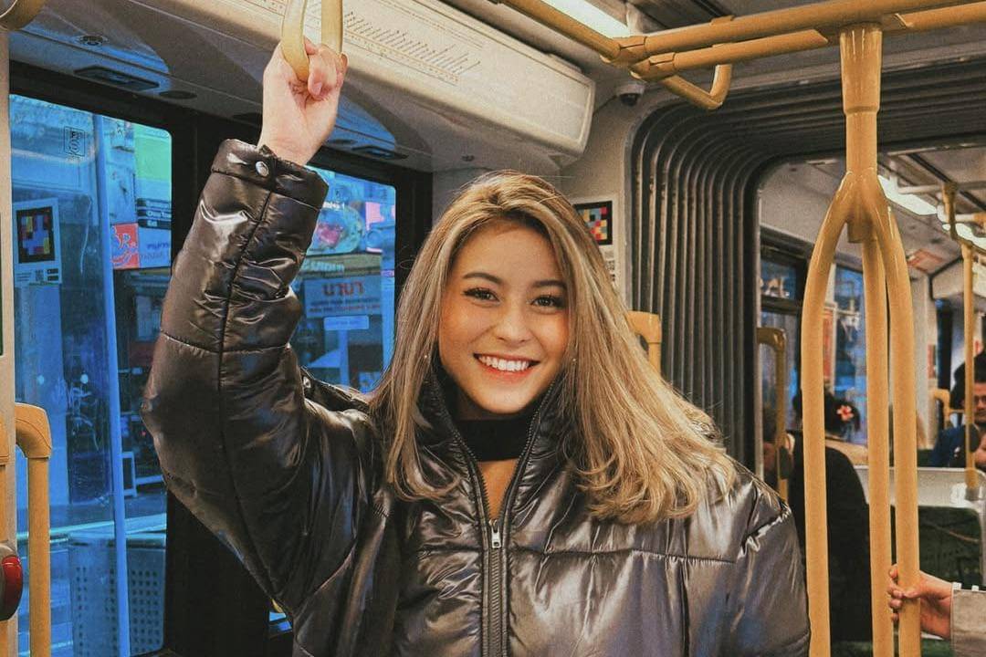 Apa Alasan Awkarin Pindah ke Australia?