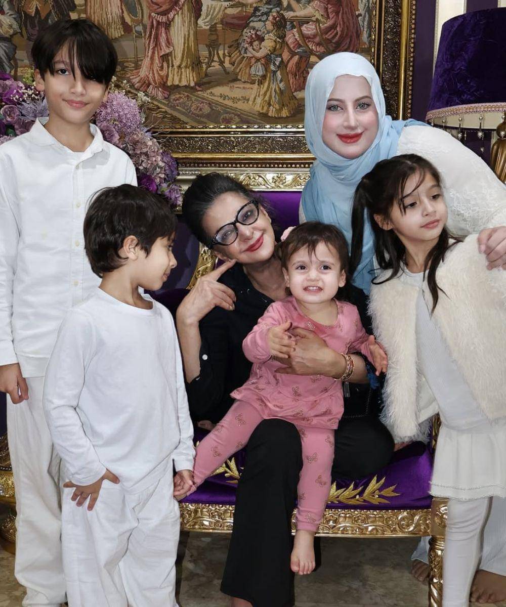 Fakta Tasyi Athasyia Surprise Ultah ke-61 Mama Ala