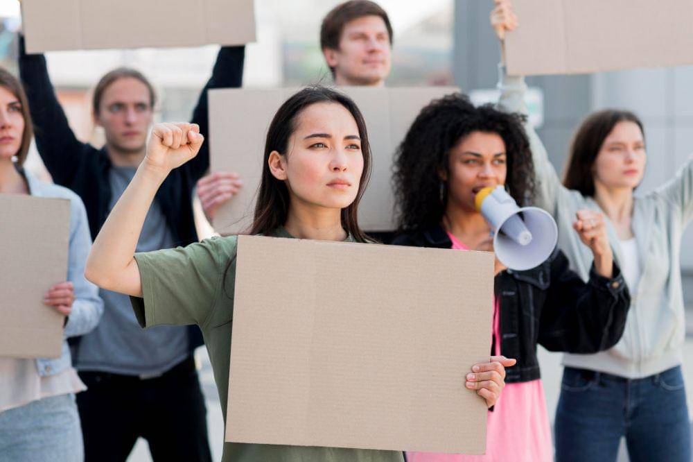 China Kembangkan Robot yang Bisa Melahirkan Bayi Manusia