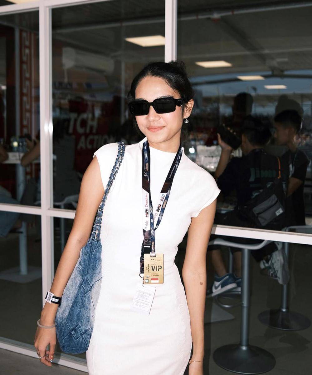 Tas Mewah Azizah Salsha 10.jpg