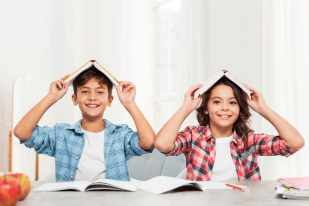 Anak belajar bersama