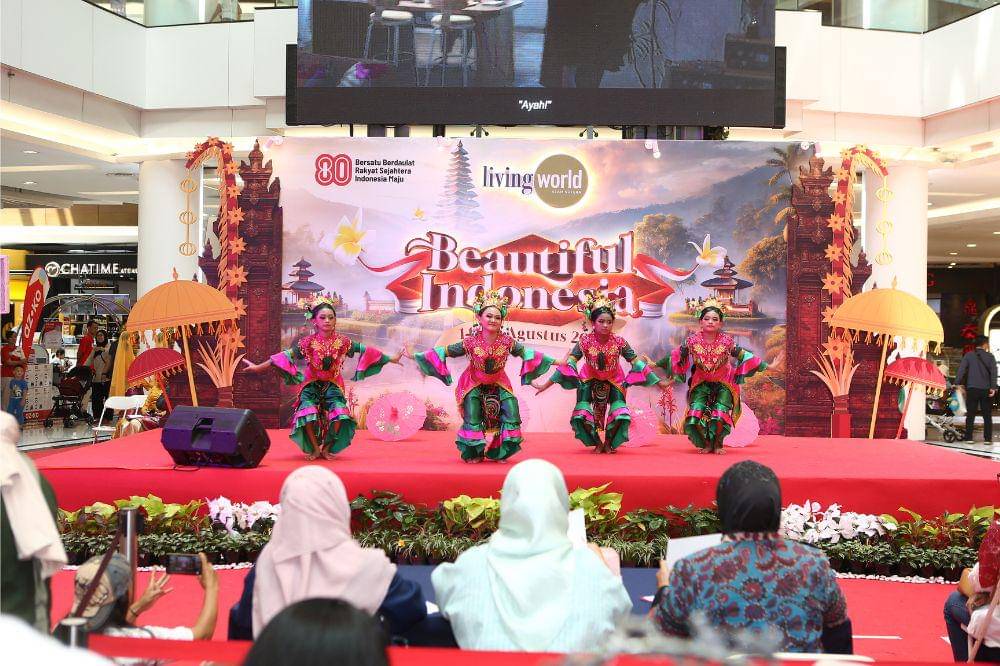 Rayakan HUT RI Bersama Keluarga.jpg