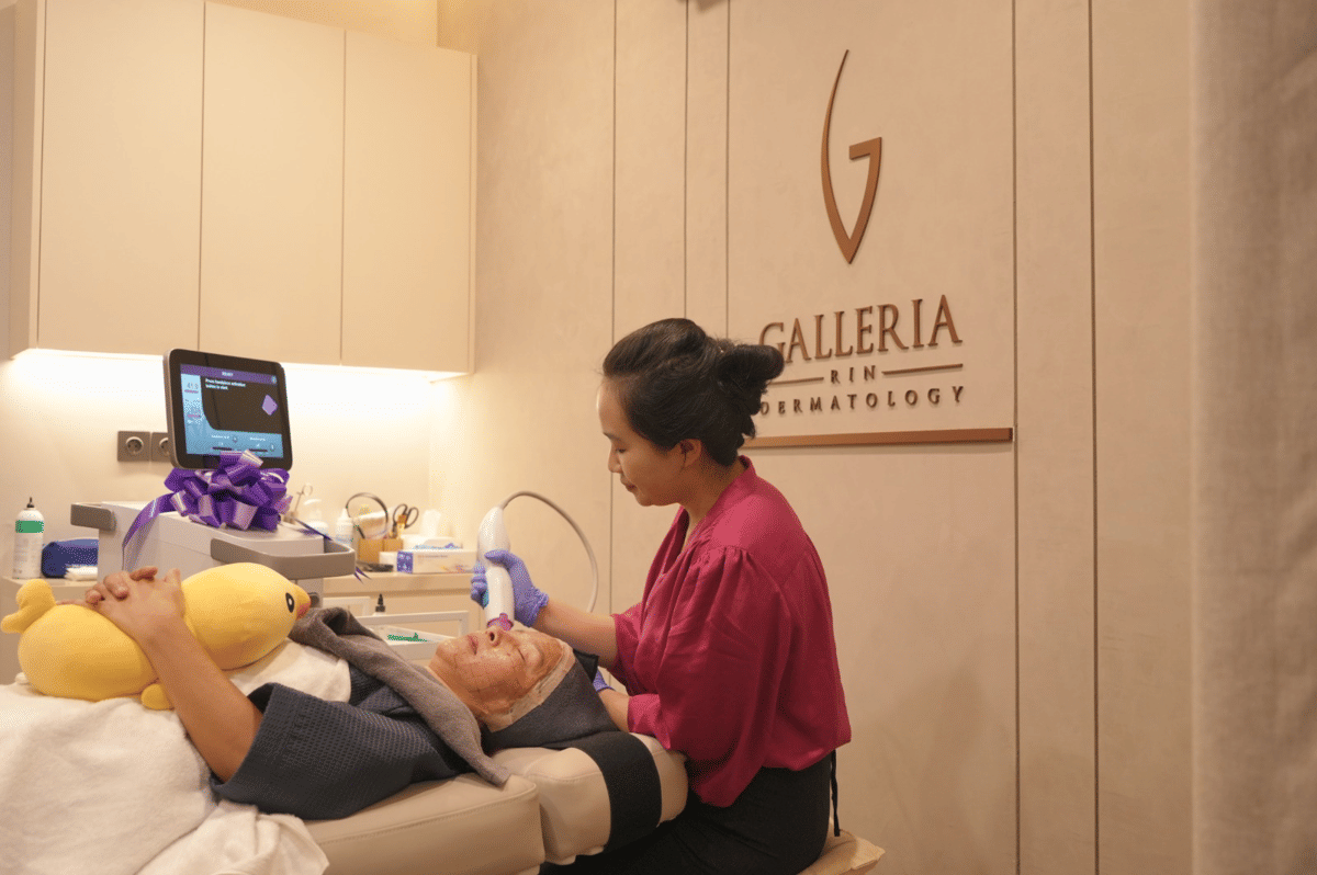 Perawatan wajah untuk mengencangkan kulit