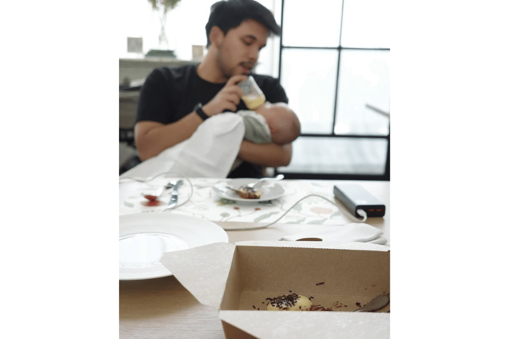 Instagram.com/thariqhalilintar 