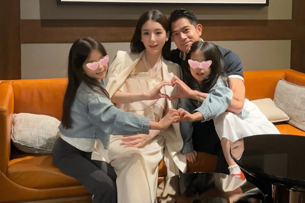 Istri Aaron Kwok, Moka Fang hamil anak ketiga di usia 38 tahun.png