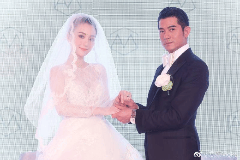 Aaron Kwok dan sang istri menikah pada tahun 2017.png